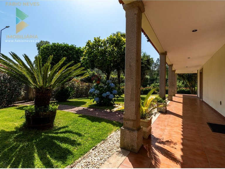 Villa for Sale in Fornelos E Queijada, Ponte De Lima, Portugal 4