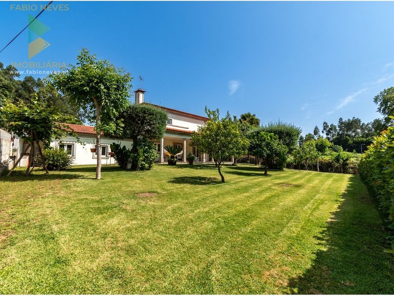 Villa for Sale in Fornelos E Queijada, Ponte De Lima, Portugal 3