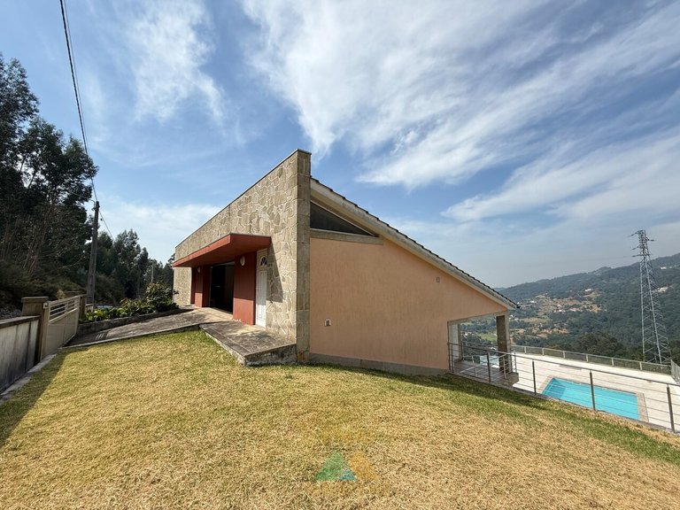 Villa for Sale in Cendufe, Arcos De Valdevez, Portugal 4