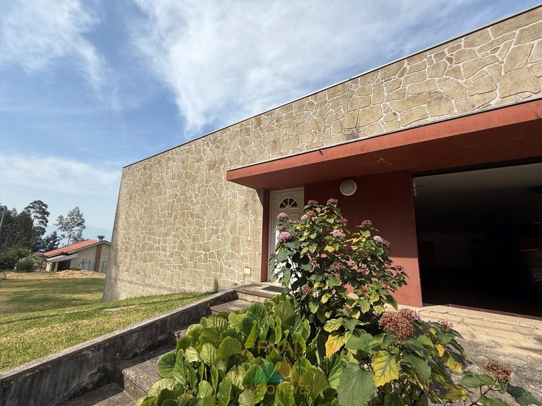 Villa for Sale in Cendufe, Arcos De Valdevez, Portugal 11