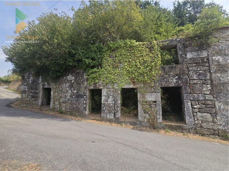 Villa for Sale in Ázere, Arcos De Valdevez, Portugal 1