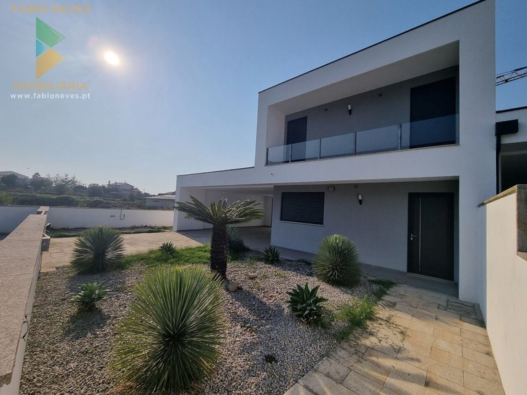 Villa for Sale in Seara, Ponte De Lima, Portugal 21