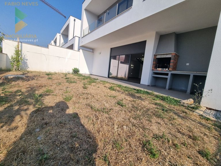 Villa for Sale in Seara, Ponte De Lima, Portugal 8