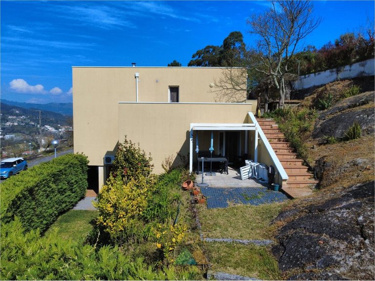 Villa for Sale in Paçô, Arcos De Valdevez, Portugal 3