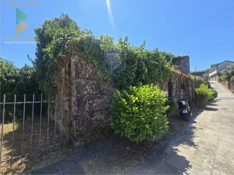 Villa for Sale in Vila Nova De Muía, Ponte Da Barca, Portugal 1