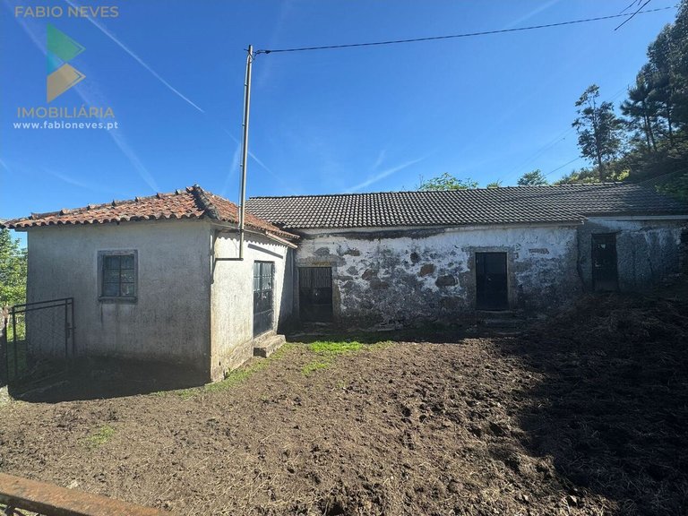 Villa for Sale in Ázere, Arcos De Valdevez, Portugal 1