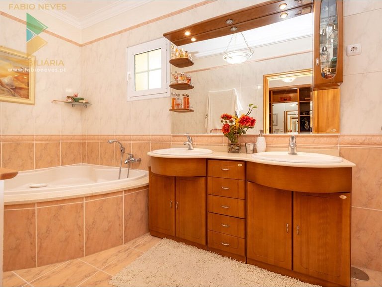Villa for Sale in Refóios Do Lima, Ponte De Lima, Portugal 33
