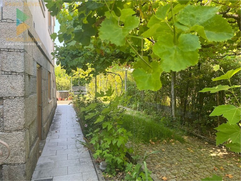 Villa for Sale in Lanheses, Viana Do Castelo, Portugal 11