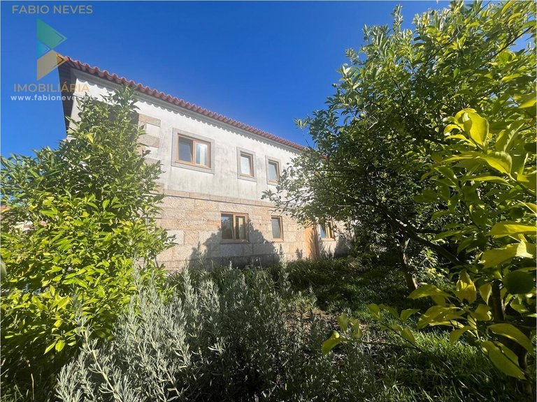 Villa for Sale in Lanheses, Viana Do Castelo, Portugal 7