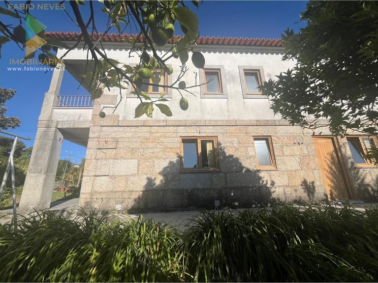Villa for Sale in Lanheses, Viana Do Castelo, Portugal 8