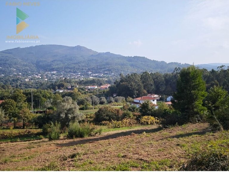 Plot for Sale in Refóios Do Lima, Ponte De Lima, Portugal 1