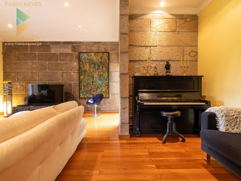 Villa for Sale in União Das Freguesias De Guilhadeses E Santar, Arcos De Valdevez, Portugal 10