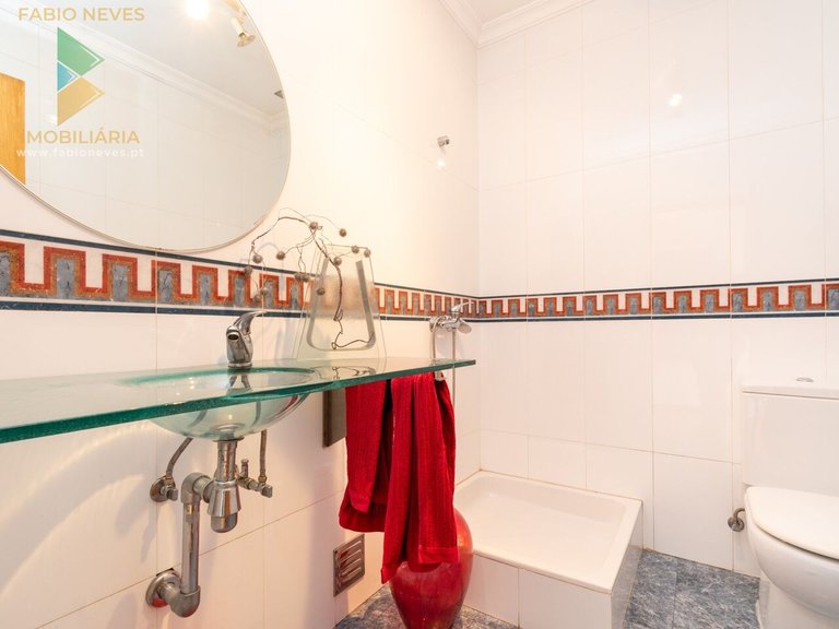 Villa for Sale in União Das Freguesias De Guilhadeses E Santar, Arcos De Valdevez, Portugal 15