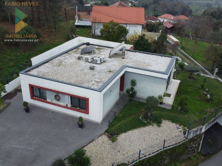 Villa for Sale in Souto, Arcos De Valdevez, Portugal 1