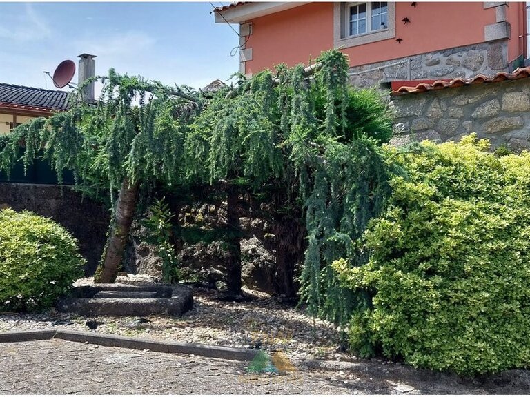 Villa for Sale in Oleiros, Ponte Da Barca, Portugal 6