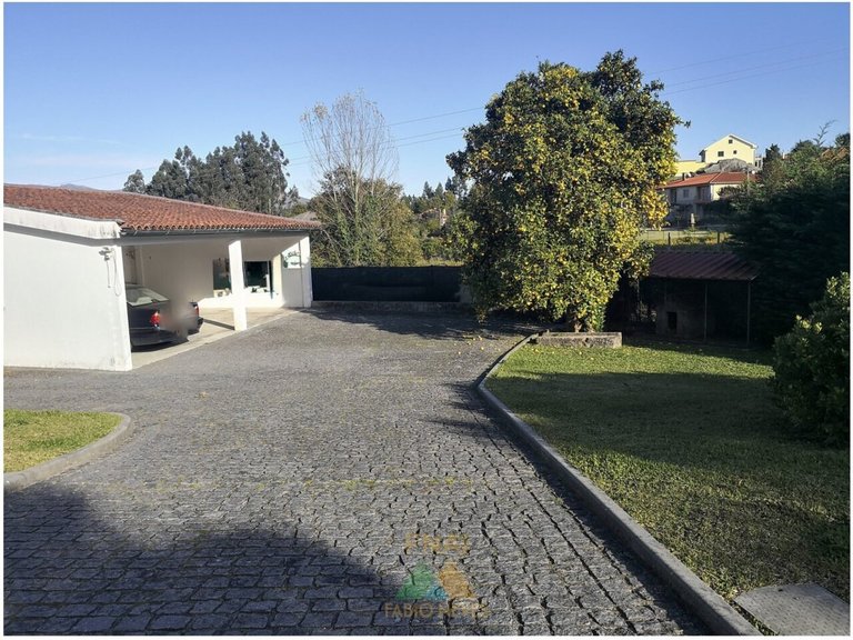 Villa for Sale in Oleiros, Ponte Da Barca, Portugal 7