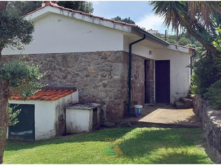 Villa for Sale in Oleiros, Ponte Da Barca, Portugal 9