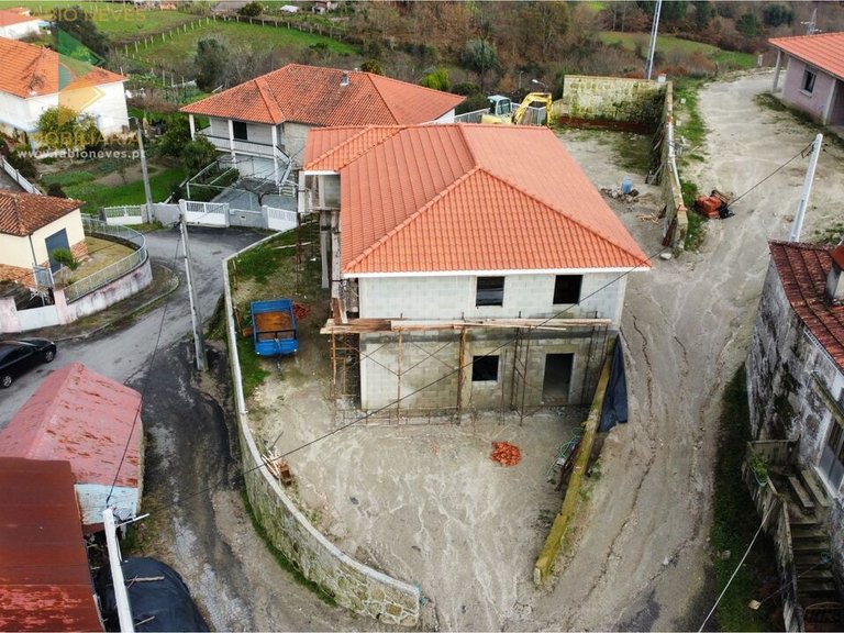 Villa for Sale in Sabadim, Arcos De Valdevez, Portugal 2
