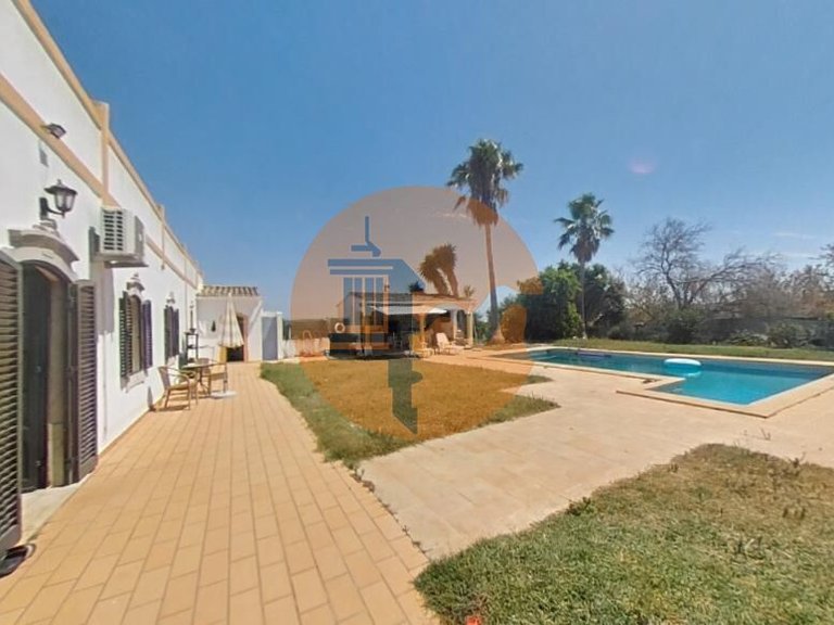 Villa for Sale in Boliqueime, Loulé, Portugal 37