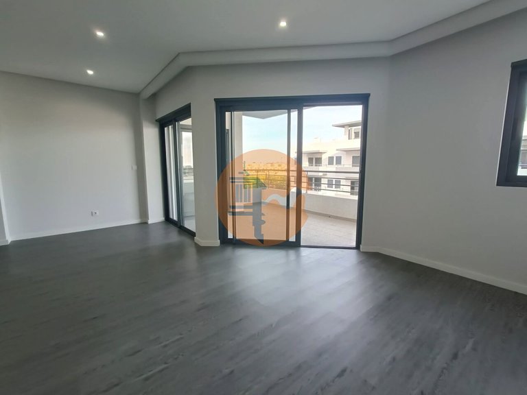 Apartment for Sale in Quelfes, Olhão, Portugal 8