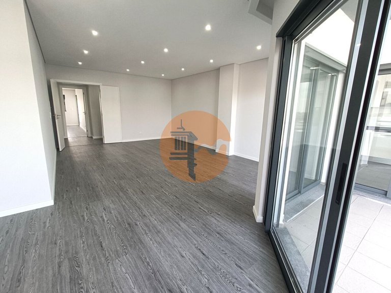 Apartment for Sale in Quelfes, Olhão, Portugal 10