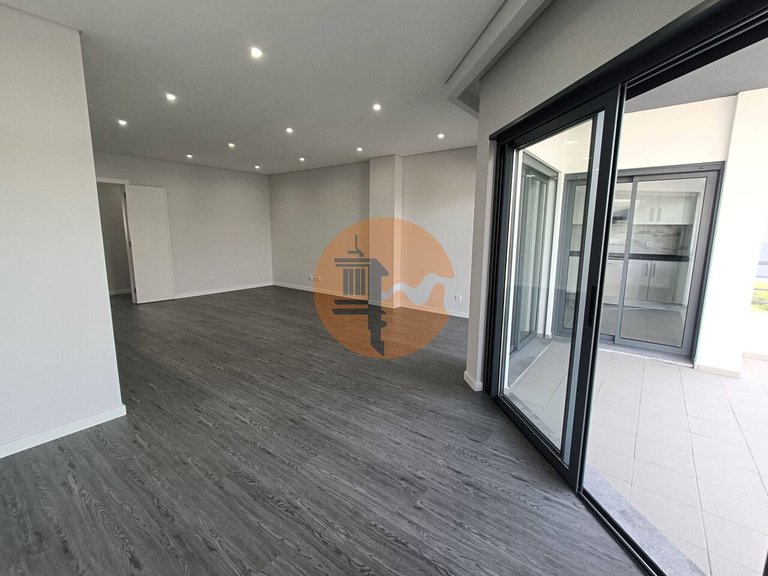 Apartment for Sale in Quelfes, Olhão, Portugal 11
