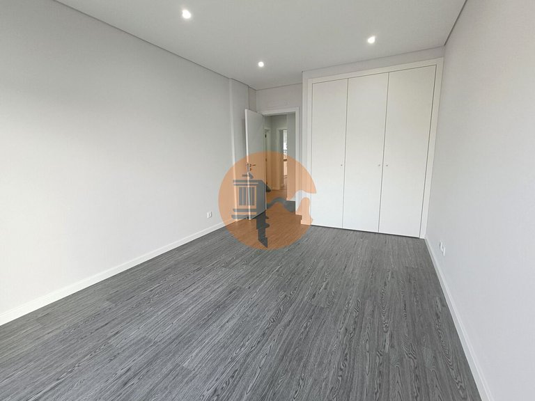 Apartment for Sale in Quelfes, Olhão, Portugal 17