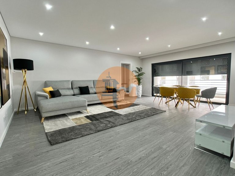 Apartment for Sale in Quelfes, Olhão, Portugal 6