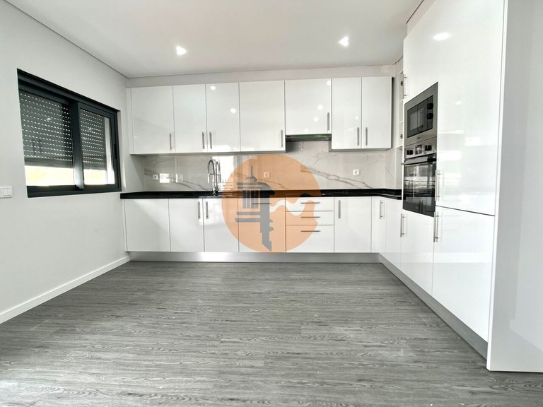 Apartment for Sale in Quelfes, Olhão, Portugal 8