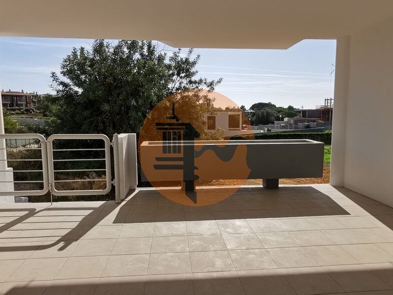 Villa for Sale in União Das Freguesias De Lagoa E Carvoeiro, Lagoa (algarve), Portugal 9