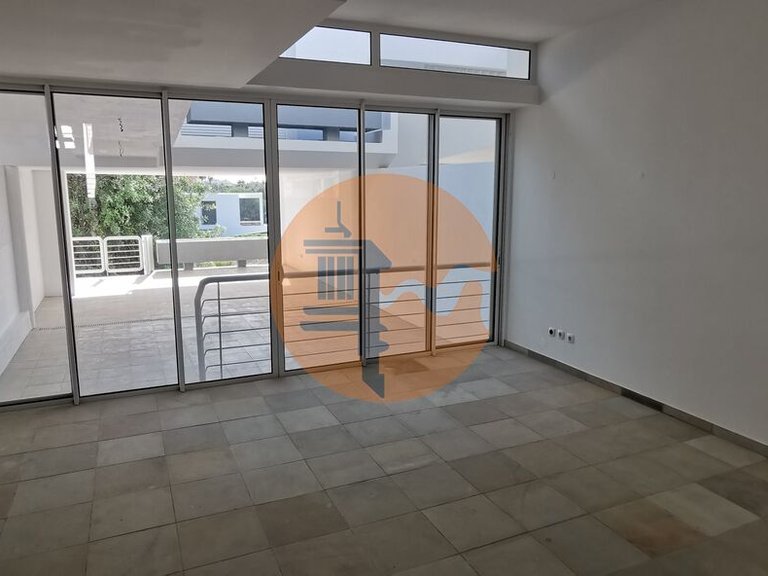 Villa for Sale in União Das Freguesias De Lagoa E Carvoeiro, Lagoa (algarve), Portugal 5