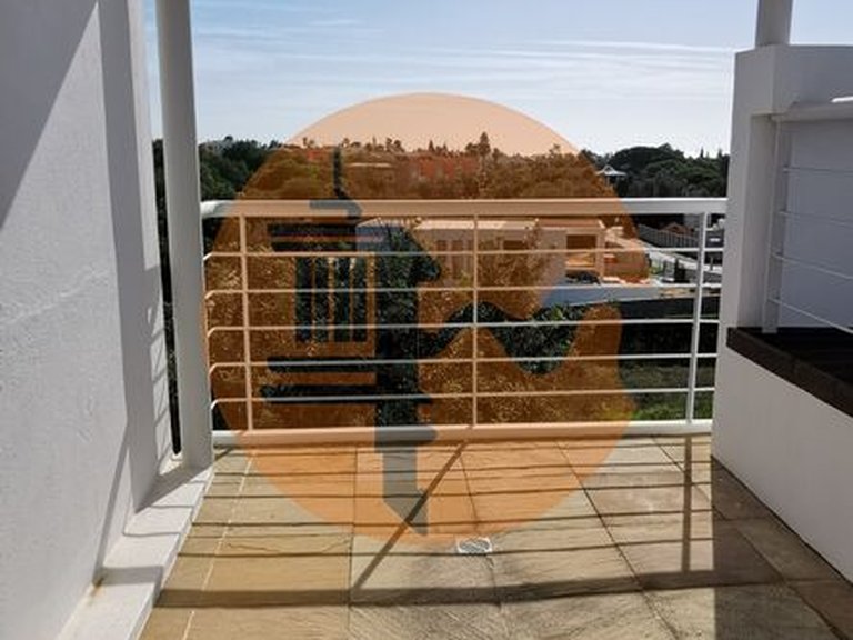 Villa for Sale in União Das Freguesias De Lagoa E Carvoeiro, Lagoa (algarve), Portugal 12