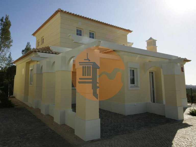Villa for Sale in Castro Marim, Castro Marim, Portugal 3