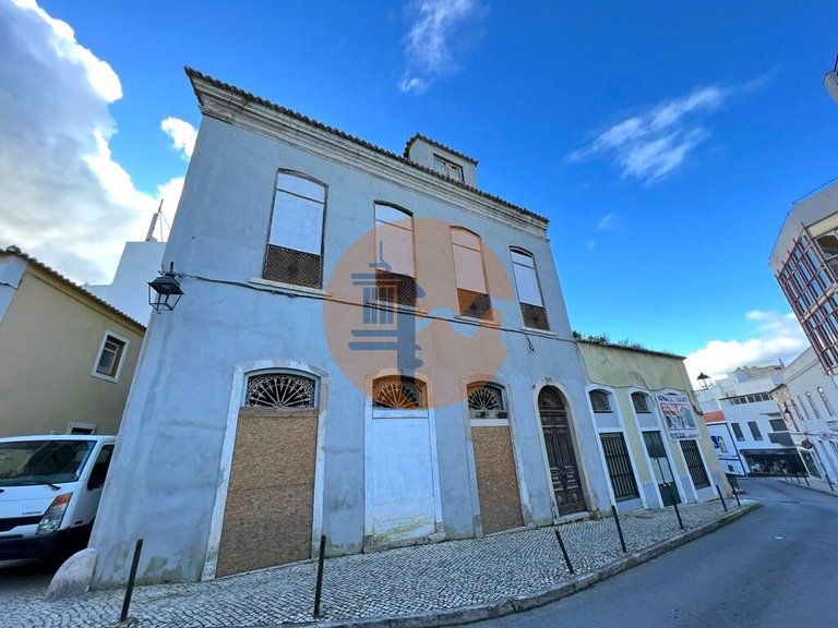 Villa for Sale in Portimão, Portimão, Portugal 1