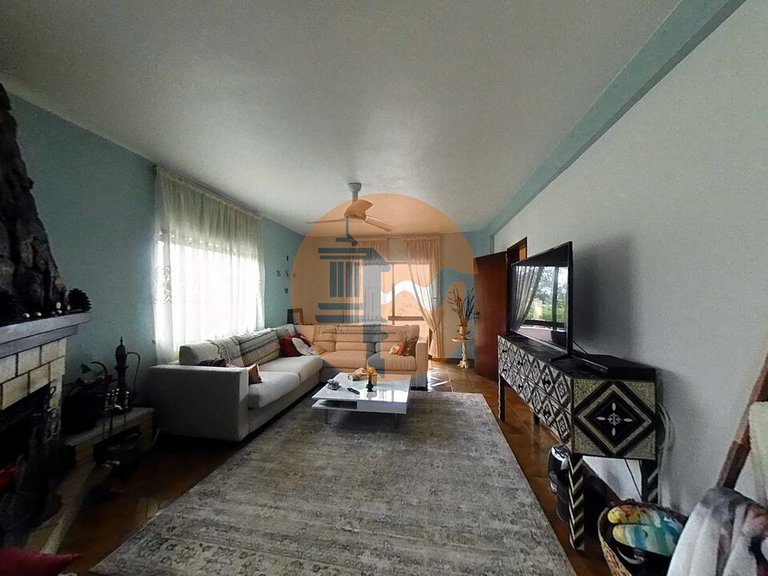 Villa for Sale in Quarteira, Loulé, Portugal 9