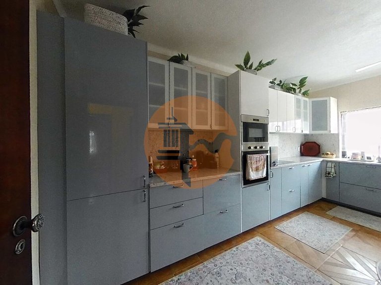 Villa for Sale in Quarteira, Loulé, Portugal 3