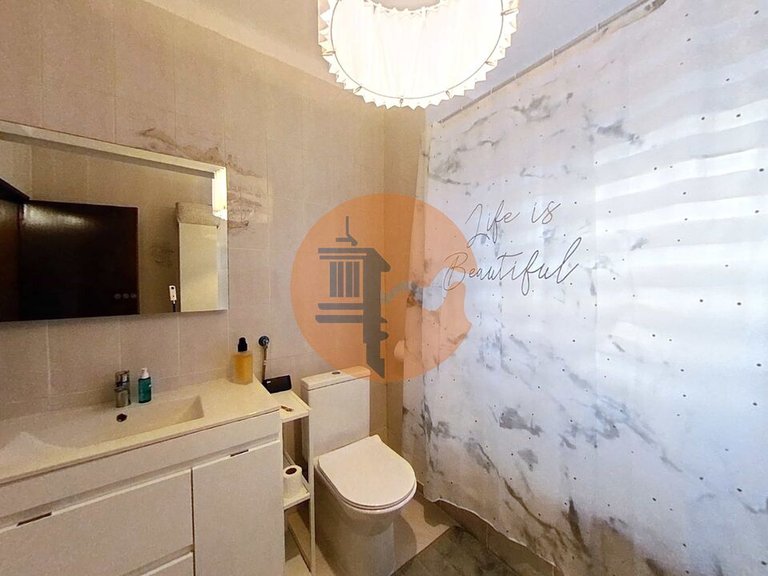 Villa for Sale in Quarteira, Loulé, Portugal 19