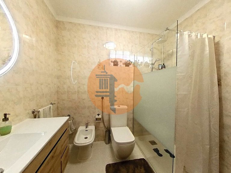 Villa for Sale in Quarteira, Loulé, Portugal 21