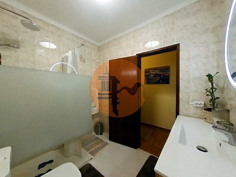 Villa for Sale in Quarteira, Loulé, Portugal 22