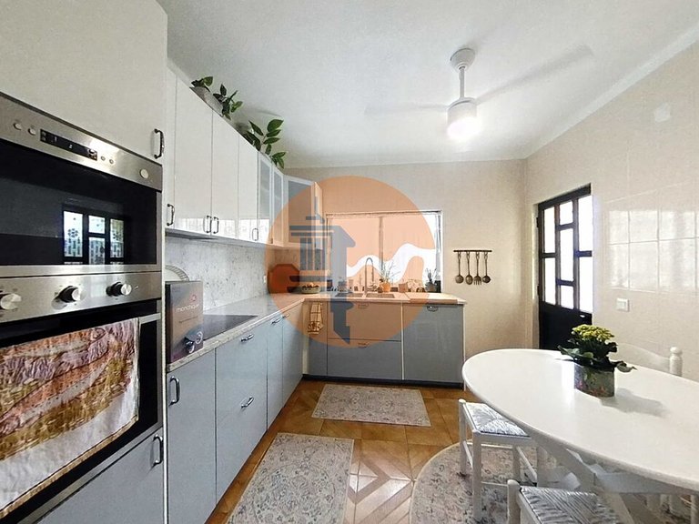 Villa for Sale in Quarteira, Loulé, Portugal 23