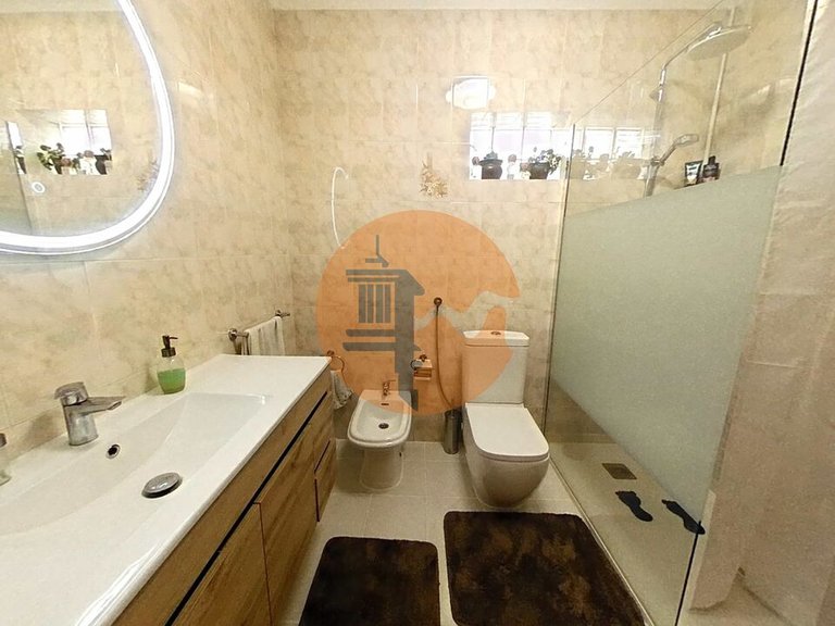 Villa for Sale in Quarteira, Loulé, Portugal 20