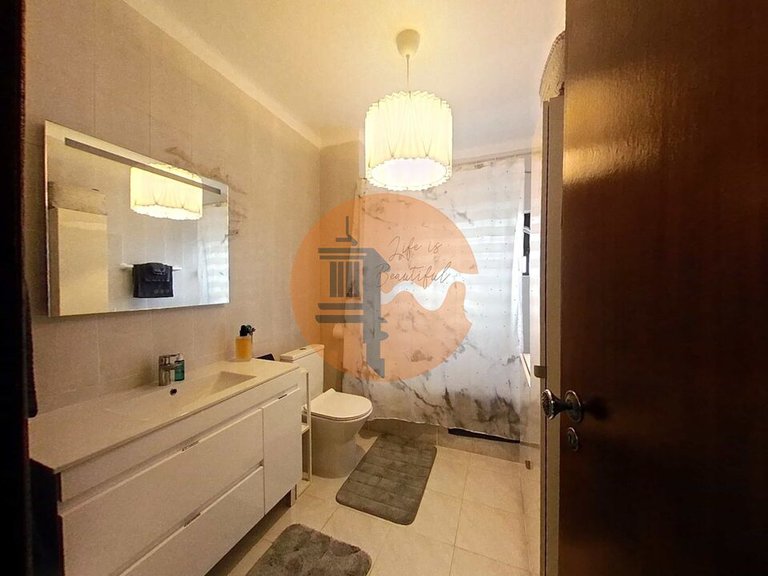 Villa for Sale in Quarteira, Loulé, Portugal 17