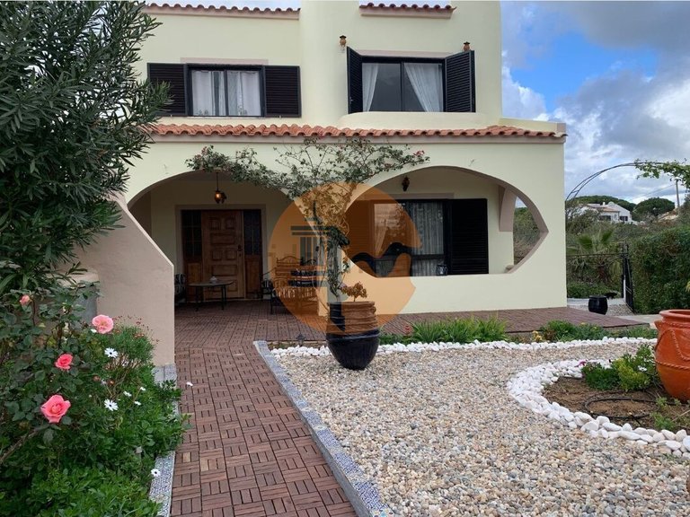 Villa for Sale in Quarteira, Loulé, Portugal 41