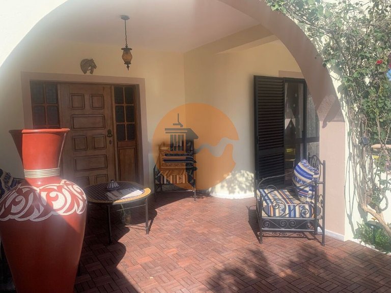 Villa for Sale in Quarteira, Loulé, Portugal 2