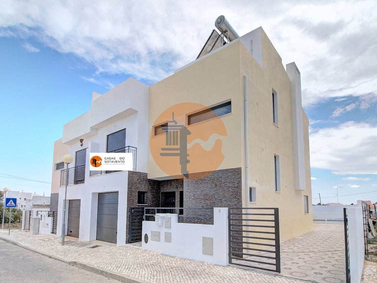 Villa for Sale in Vila Nova De Cacela, Vila Real De Santo António, Portugal 9
