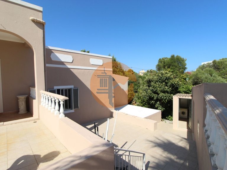 Villa for Sale in Moncarapacho, Olhão, Portugal 24