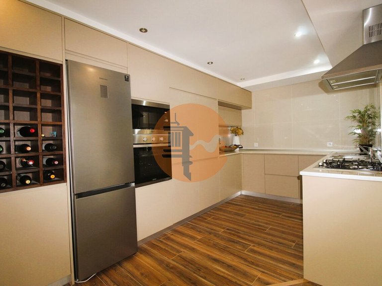 Villa for Sale in Moncarapacho, Olhão, Portugal 6