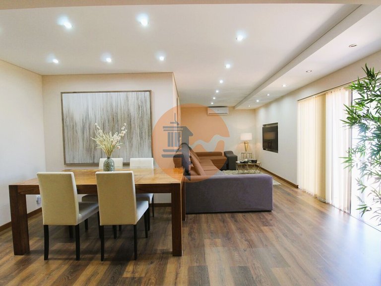 Villa for Sale in Moncarapacho, Olhão, Portugal 9