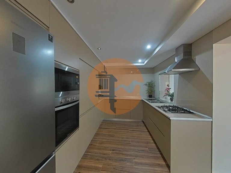 Villa for Sale in Moncarapacho, Olhão, Portugal 29