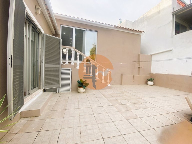 Villa for Sale in Moncarapacho, Olhão, Portugal 33